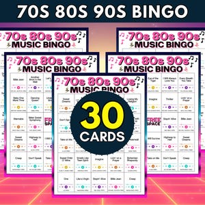 Puede incluir: Un conjunto de tarjetas de bingo musical de los a&ntilde;os 70, 80 y 90 con una cuadr&iacute;cula que incluye t&iacute;tulos de canciones, nombres de artistas y a&ntilde;os. Un gran c&iacute;rculo oscuro en el centro muestra el texto 30 CARDS en fuente amarilla y blanca.