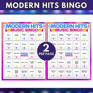 Op de afbeelding: Twee Modern Hits Music Bingo spelkaarten op &eacute;&eacute;n pagina, met een kleurrijke tie-dye rand. Elk raster bevat songtitels, artiestennamen, jaartallen en mediaspeler-iconen. Een centrale donkerpaarse cirkel toont de tekst 2 PER PAGE.