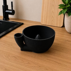 Spinning Wash Bowl for Fruit and Vegetables | Food-Safe Material | Washing Carousel for Berries and Herbs | 3D-Printed Kitchen Helper Black