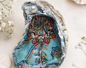 Decoupage Oyster Shell Ring Dish – Floral Coastal Jewelry Holder, Beach Cottage Decor