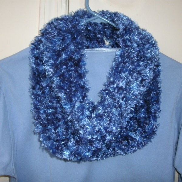 Knitted boa scarf Bluebird specialty eyelash yarn