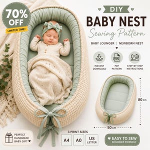 Op de afbeelding: Een DIY-babynestje naaipatroon met een beige wafelstructuur ligbedje met een saliegroene binnenkant. De afbeelding toont een baby in het nestje, de tekst DIY BABY NEST en een diagram met afmetingen van 80 cm bij 50 cm.