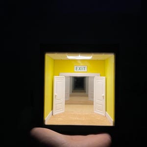Backrooms Infinite Mirror Night Light, Horror Diorama Lamp, Liminal Space Gamer Room Desk Decor