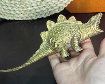 Vintage mässing Stegosaurus-figur i matt metall dinosaurieskulptur skrivbordssamlare