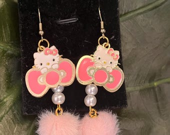 Handmade Kitty Bow Pearl Pompom Dangle Earrings – Kawaii Cat Jewelry