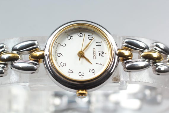 Vintage 2000 【N MINT】 Seiko Tisse 4N21-0740 Gold Roun… - Gem