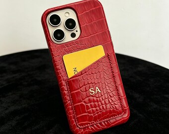 Coque iPhone personnalisée dorée avec initiales, texture crocodile, fente pour porte-cartes, coque de téléphone personnalisée en cuir, coque iphone antichoc multicolore