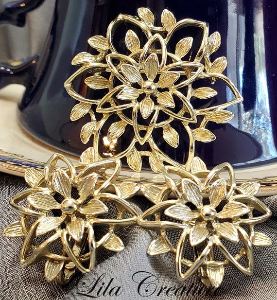 Vintage 1960s Sarah Coventry Brooch and Earrings … - image 3