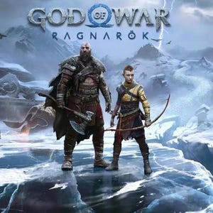 Può includere: La copertina del videogioco God of War Ragnarök raffigura un guerriero barbuto con armatura foderata di pelliccia che impugna un'ascia d'argento e un giovane compagno in abiti gialli e blu con un arco di legno su un paesaggio ghiacciato.
