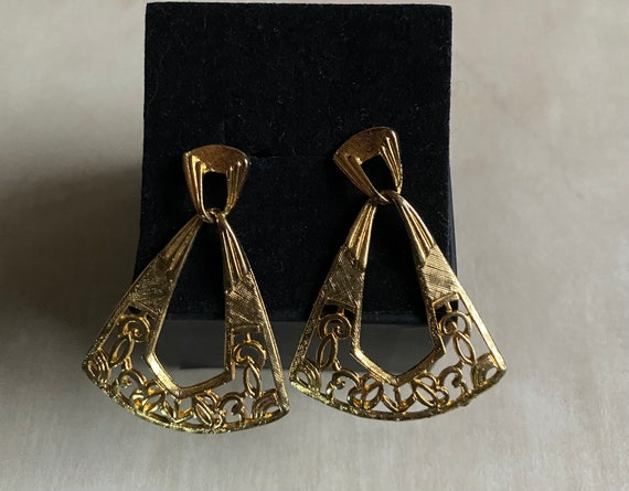 80s Gold Dangle Filigree Earrings - image 1