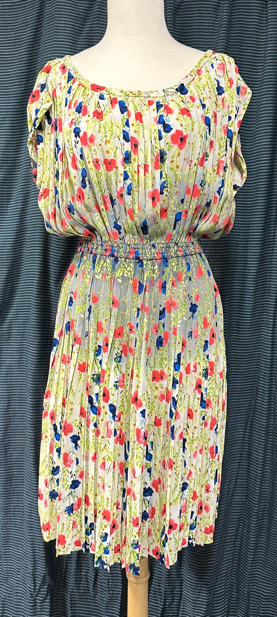 Vintage Pleated Floral Dress - image 4