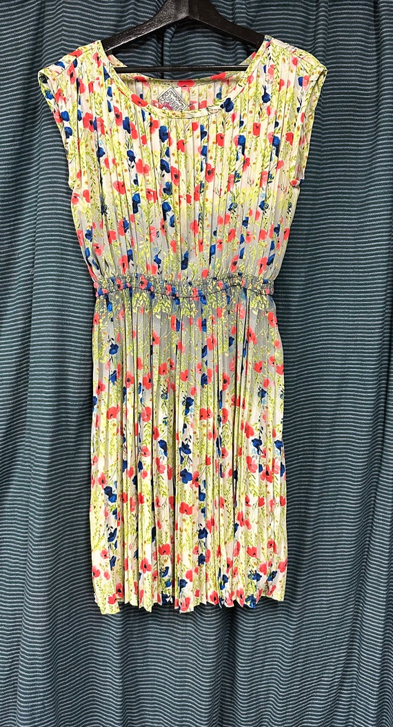 Vintage Pleated Floral Dress - image 6
