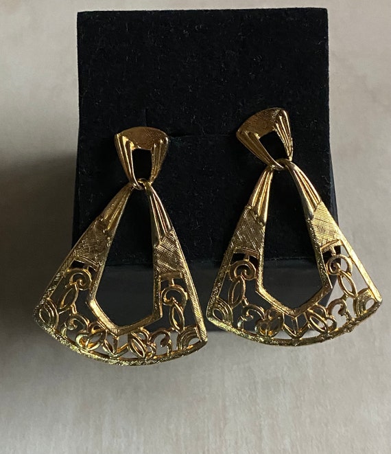 80s Gold Dangle Filigree Earrings - image 3