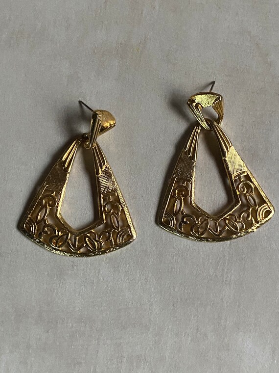 80s Gold Dangle Filigree Earrings - image 2