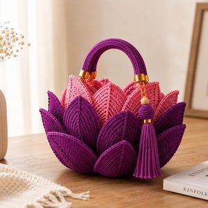 Modello PDF per borsa a mano all'uncinetto con fiore di loto, tutorial per borsa a tracolla fiorita (download digitale), inglese, francese, tedesco, spagnolo