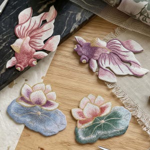 オリエンタル金魚蓮刺繍パッチアイロン接着美的鯉の花アップリケ質感のある花柄バッジジャケット用縫い付け布ステッカー
