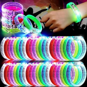 Da 10 a 50 braccialetti luminosi a LED, ideali come gadget per concerti, feste di compleanno e altri eventi.