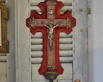 Atemberaubender riesiger antiker französischer roter Samt Jesus am Kreuz / Kruzifix Benitier, um 1860