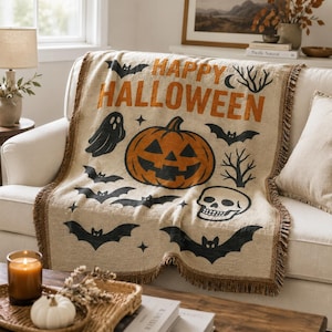 Tkany koc na Halloween, patchworkowy koc z dyniowym duchem w stylu vintage, koc z czarną czarownicą, wystrój na upiorny sezon, przytulny koc jesienny