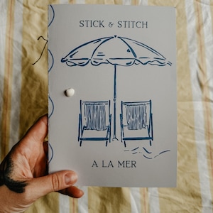 Kit de Bordado Beach Stick & Stitch | 21 Transferências de Bordado Solúveis em Água | Presente para Iniciantes em Bordado | Kit de Artesanato de Verão