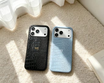 Élégante coque pour iPhone imitation crocodile, texturée similicuir, disponible pour toute la série pour iPhone.