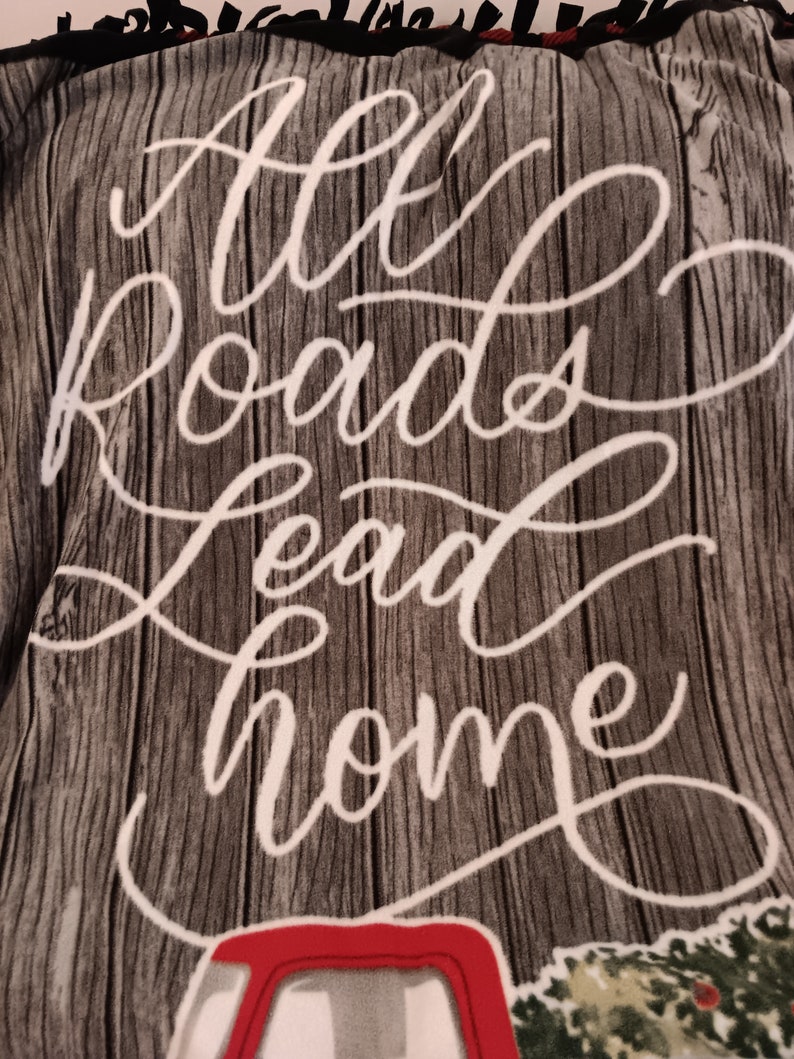 peggyshoez All Roads Lead Home Fleece Throw - Thumbnail 3