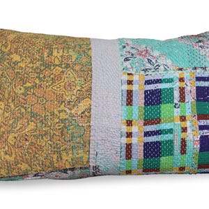 Housse de coussin lombaire Kantha faite main, coussin bohème vintage en patchwork de coton, jeté de ferme (12x20)