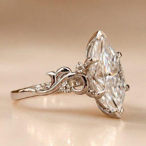 2,5 CT Marquise Cut verlovingsring, wijnstokmoissanietring, op de natuur geïnspireerde ring, unieke solitairering, bloemen bruidsring voorstelring