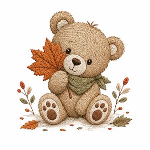 Könnte beinhalten: Ein hellbrauner Teddybär mit texturierter, gestickter Optik, der einen gedeckten grünen Schal trägt. Der Bär hält ein großes, orangefarbenes Ahornblatt. Kleine Zweige mit winzigen Blättern und verstreute Herbstblätter umgeben den Bären.