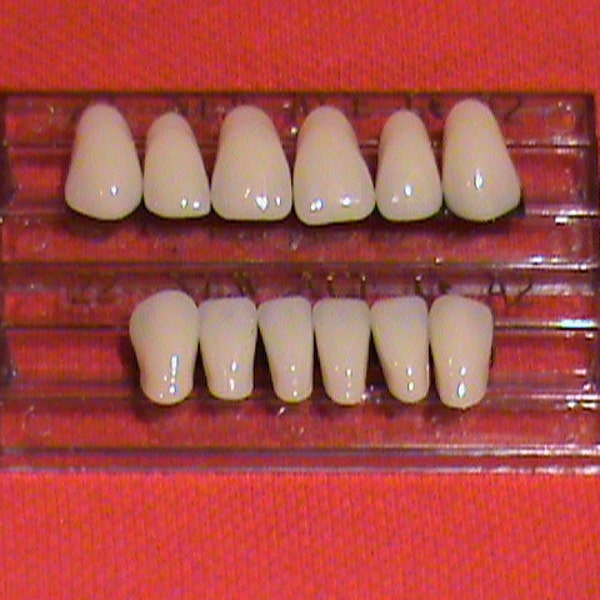 One set of anterior acrylic resin denture/false teeth Shade A3, size 22.