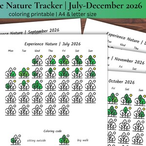 Könnte beinhalten: Ein druckbarer Experience Nature Tracker für Juli bis Dezember 2026 in A4- und Letter-Größe. Die Seiten enthalten ein monatliches Kalenderraster mit Baum-Symbolen zum Ausmalen, einen Farbcode für Aktivitäten und Überschriften für jeden Monat.