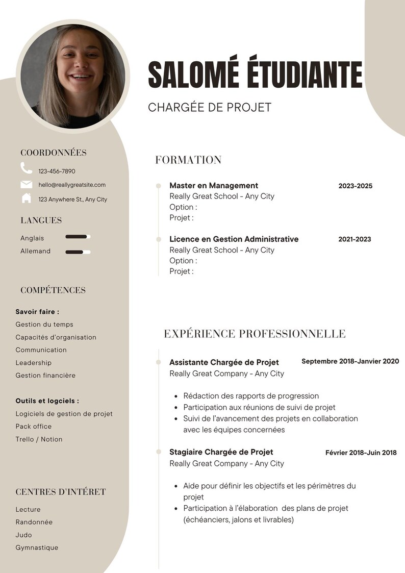 May include: A professional resume template featuring a circular headshot of a person at the top left, with the name SALOM&Eacute; &Eacute;TUDIANTE and the title CHARG&Eacute;E DE PROJET. The document includes sections for contact info, skills, education, and work experience.