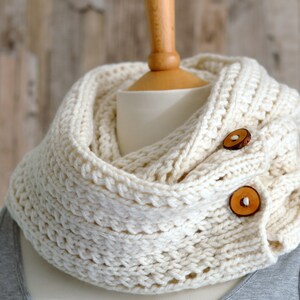 Easy KNITTING PATTERN Tutorial for Chunky Rib Mesh Infinity Scarf Cowl PDF file instant download Beginner knit image 2