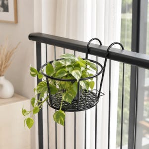 Black  Hanging Balcony Plant Pot Holder, Round Basket Planter Stand