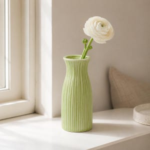 Small Ceramic Ribbed Bud Vase, Pastel Table Decor, Minimalist Shelf Accent