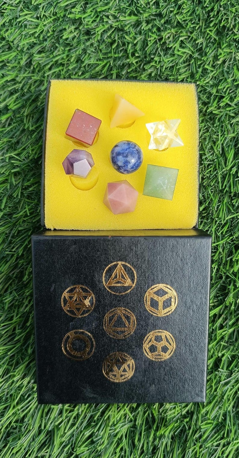 Kristallenset met zeven chakra's en heilige geometrie, rasterbord met Metatronkubus, altaardecoratie met platonische lichamen afbeelding 16