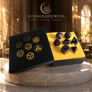 Kristallenset met zeven chakra's en heilige geometrie, rasterbord met Metatronkubus, altaardecoratie met platonische lichamen Amethyst