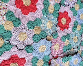 Vintage Handmade Quilt Block, Grandmother's Flower Garden Pattern  21" x18"| Cutter quilt