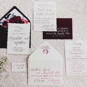 Romantico a mano strappato calligrafia personalizzata invito Suite
