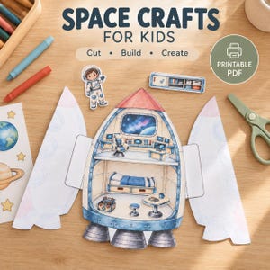 Puede incluir: Un kit de manualidades en papel imprimible titulado SPACE CRAFTS FOR KIDS Cut Build Create que muestra el interior de un cohete con cama, escritorio y silla, un astronauta, un estante y pegatinas de planetas, junto a lápices y tijeras.