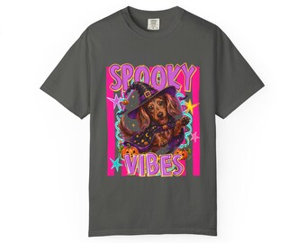 Camiseta de bruja salchicha con ambiente espeluznante / Gráfico de perro de Halloween