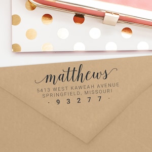 Sello de dirección personalizado, sello autoentintable o de goma montado en madera, sello de remitente, sello personalizado, regalo de despedida de soltera (T162)
