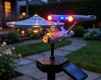 Solar-Powered Star Trek Garden Light, Sci-Fi Spaceship Outdoor Light, Waterproof Fan Garden Landscape Decorative Light.
