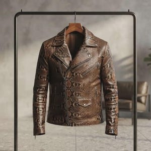 Chaqueta marrón de piel de serpiente vintage hecha a mano / Conjunto unisex de piel exótica con estampado de pitón, corte ajustado y asimétrico, estilo motero.
