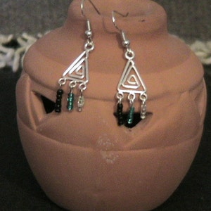 Wire Triangle Swirl. Earrings