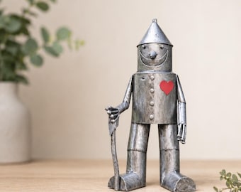 Tuinstandbeeld tinnen man – grillige harssculptuur, cadeau 10e verjaardag