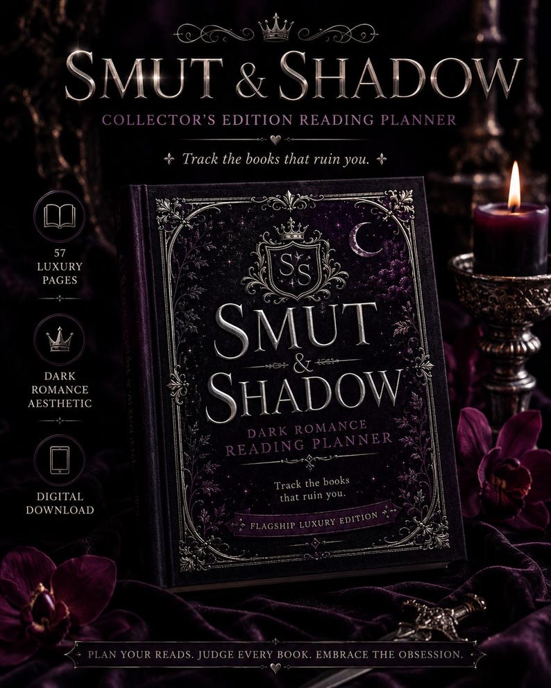 K&ouml;nnte beinhalten: Ein dunkelvioletter und schwarzer Hardcover-Leseplaner mit dem Titel Smut & Shadow Collector's Edition. Das Cover zeigt silberne, verzierte Filigranmuster, eine Krone, einen Halbmond und den Text: Track the books that ruin you.