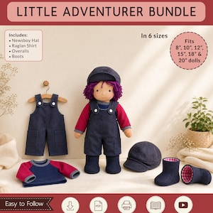 Könnte beinhalten: Ein PDF-Schnittmuster für ein Puppenkleidungsset namens Little Adventurer Bundle von Sami Dolls. Es enthält Anleitungen für eine Schiebermütze, ein Raglan-Shirt, eine Latzhose und Stiefel für Puppen in den Größen 20, 25, 30, 38, 46 und 51 cm.
