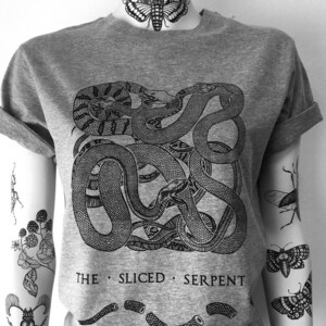 Schlange Tshirt Schlange Tshirt Hand Schlange Shirt Grafik Tshirt gedruckt