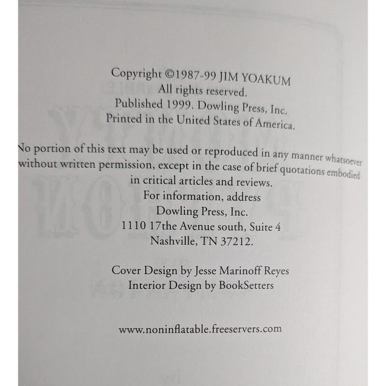 Libro complementario de Monty Python (no inflable) de Jim Yoakum (2004, edición de bolsillo) imagen 3